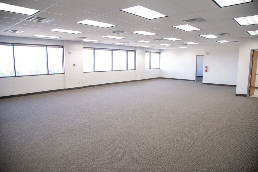 More Photos Of 7001 Boulevard 26, North Richland Hills Office For Lease