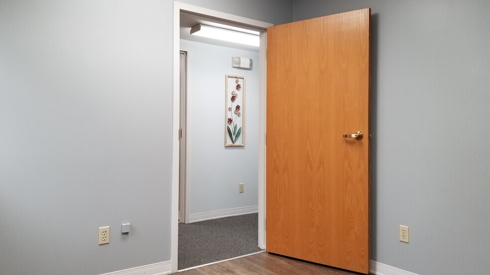 More Photos Of 450 Central Ave, Lancaster Medical For Lease