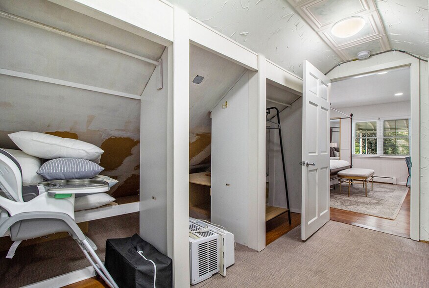 More Photos Of 155 N Main St, Clarkston Hospitality For Sale