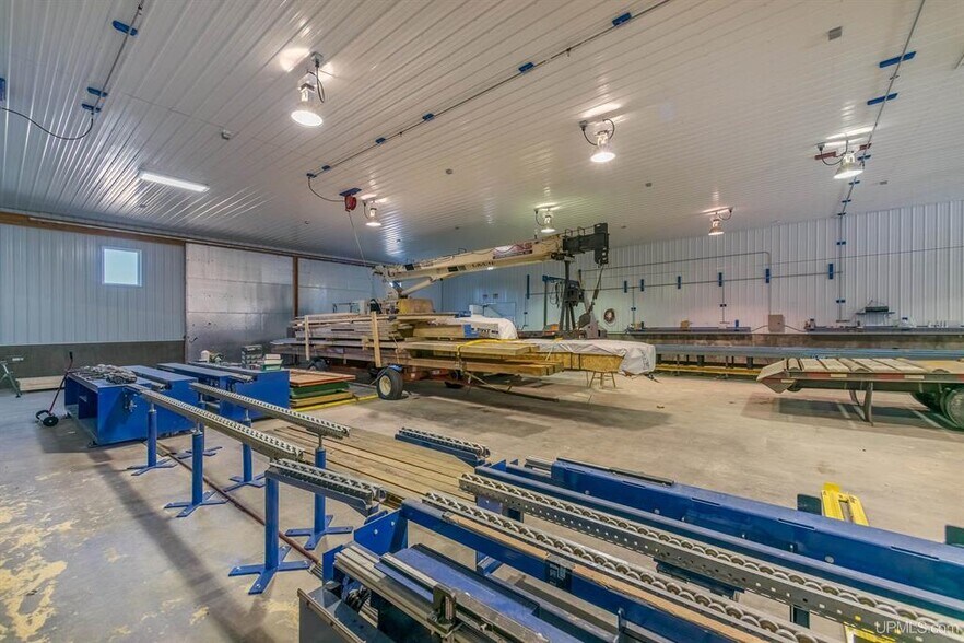 More Photos Of 9465 US Highway 41 S, Skandia Flex For Sale