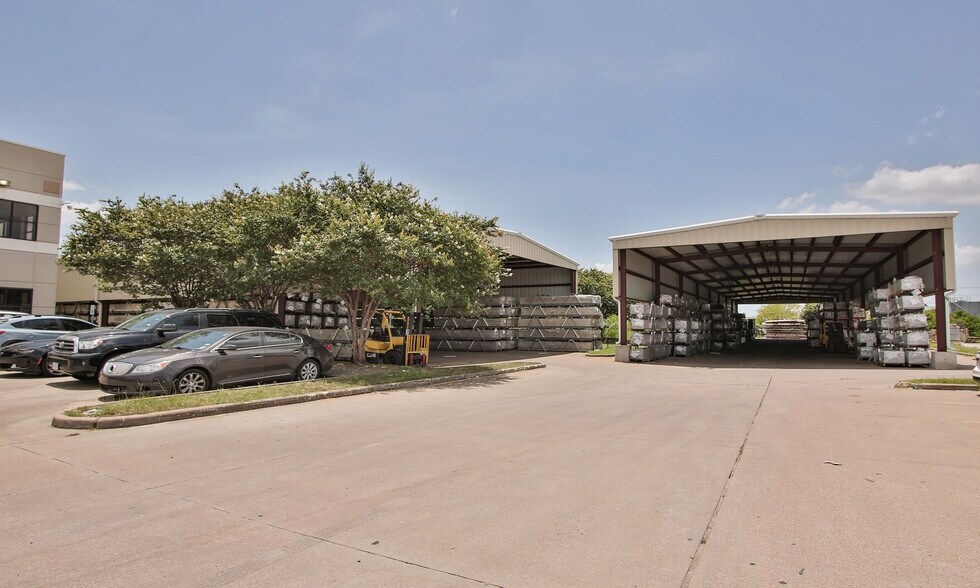 More Photos Of 5515 Brittmoore Rd, Houston Distribution For Sale