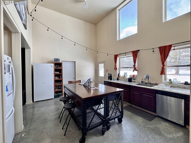 More Photos Of 38481 Sawmill Cutoff Ln, Halfway Warehouse For Sale