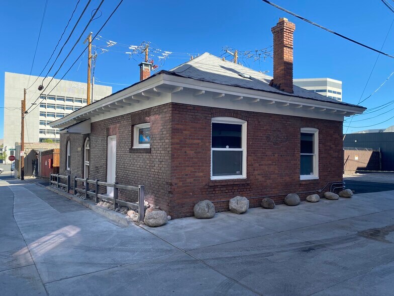More Photos Of 120 Pickard Pl, Reno Office For Lease