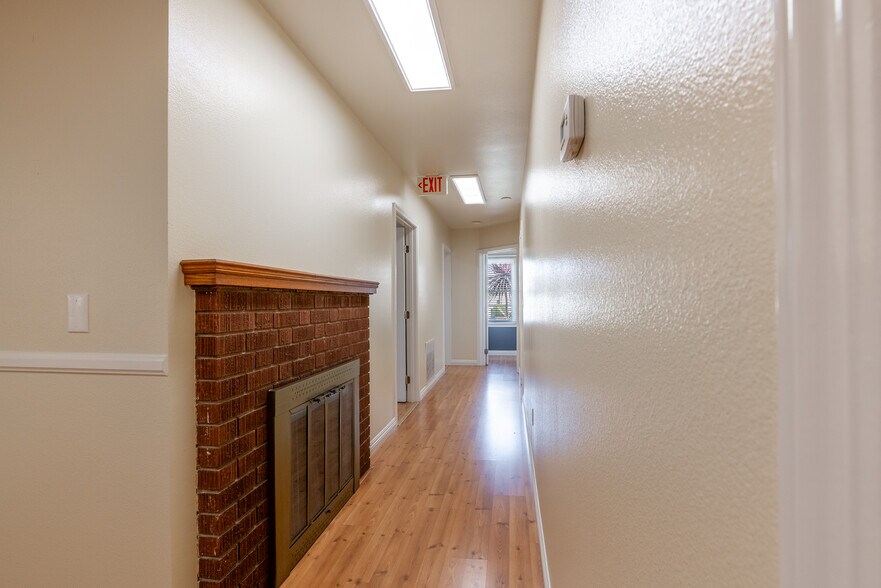 More Photos Of 19361 Beach Blvd, Huntington Beach Medical For Lease