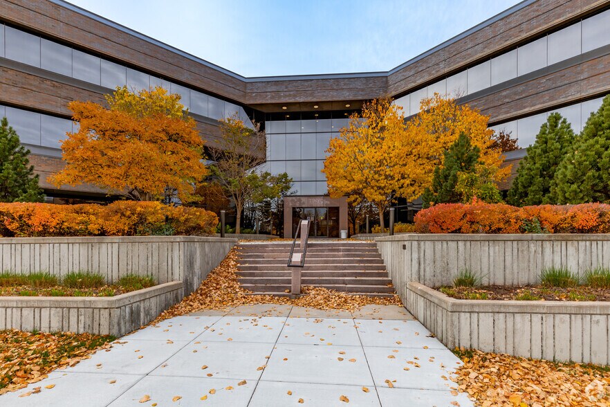 More Photos Of 1295 Northland Dr, Mendota Heights Medical For Lease