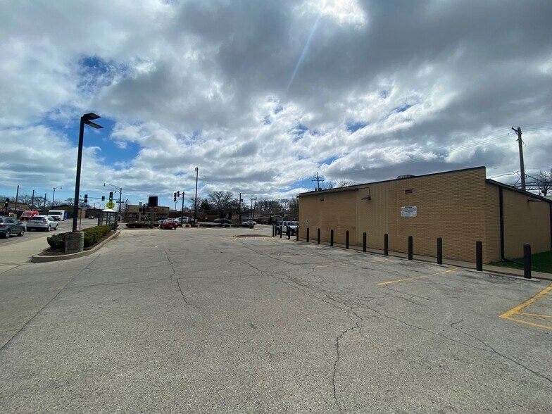 More Photos Of 7950 Crawford Ave, Skokie General Retail For Sale