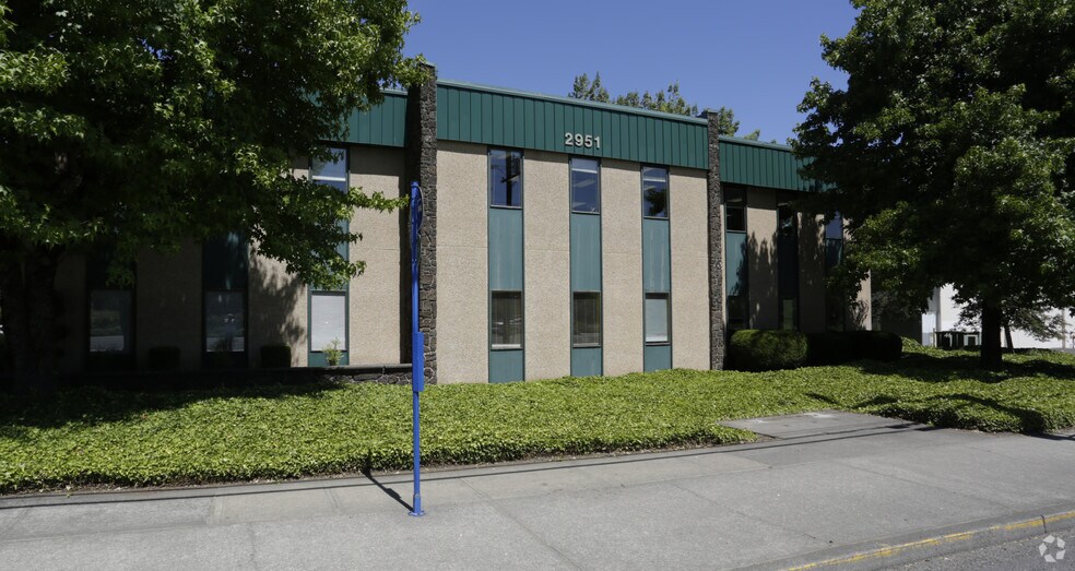 More Photos Of 2951 NW Division St, Gresham Office For Lease