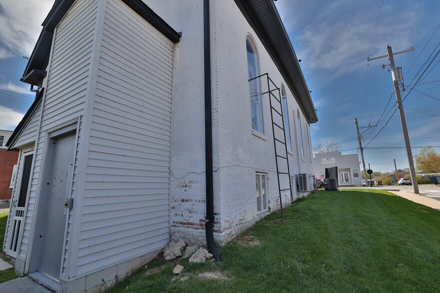 More Photos Of 114 S Main St, Troy Lodge Meeting Hall For Sale