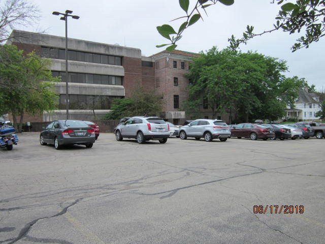 More Photos Of 524 W Stephenson St, Freeport Office For Sale