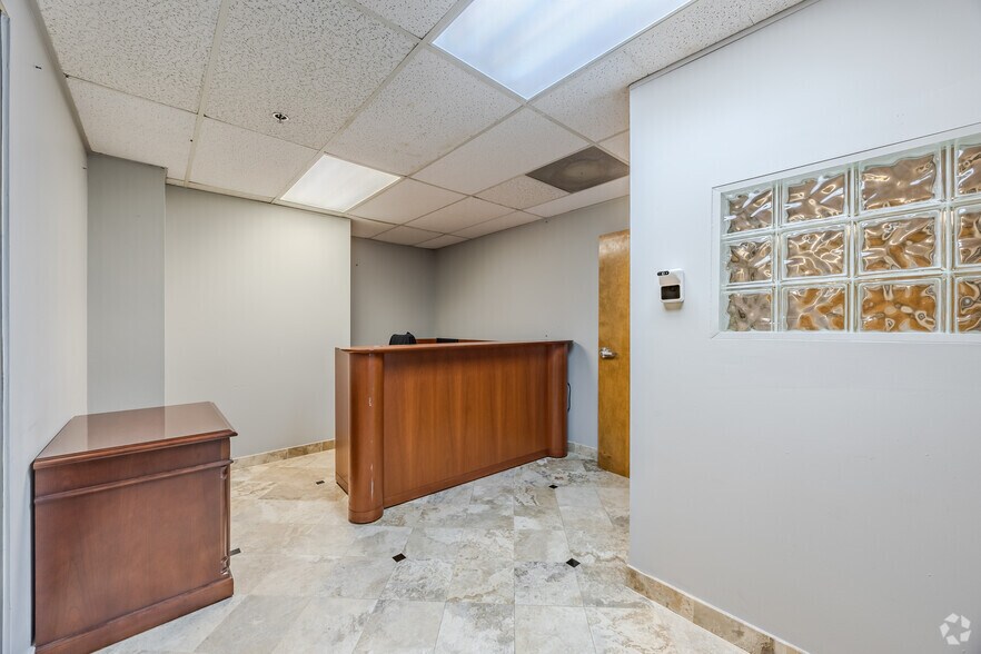 More Photos Of 2001 Martin Luther King Jr Dr, Atlanta Loft Creative Space For Lease