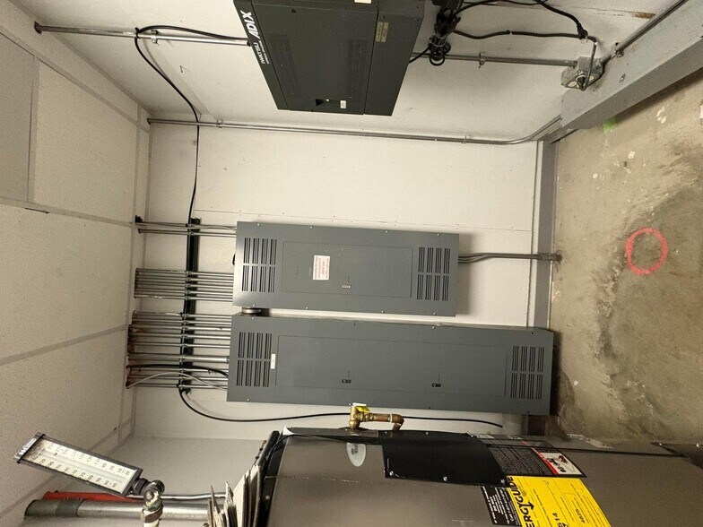 More Photos Of 5230 Renner Rd, Columbus Veterinarian Kennel For Sale