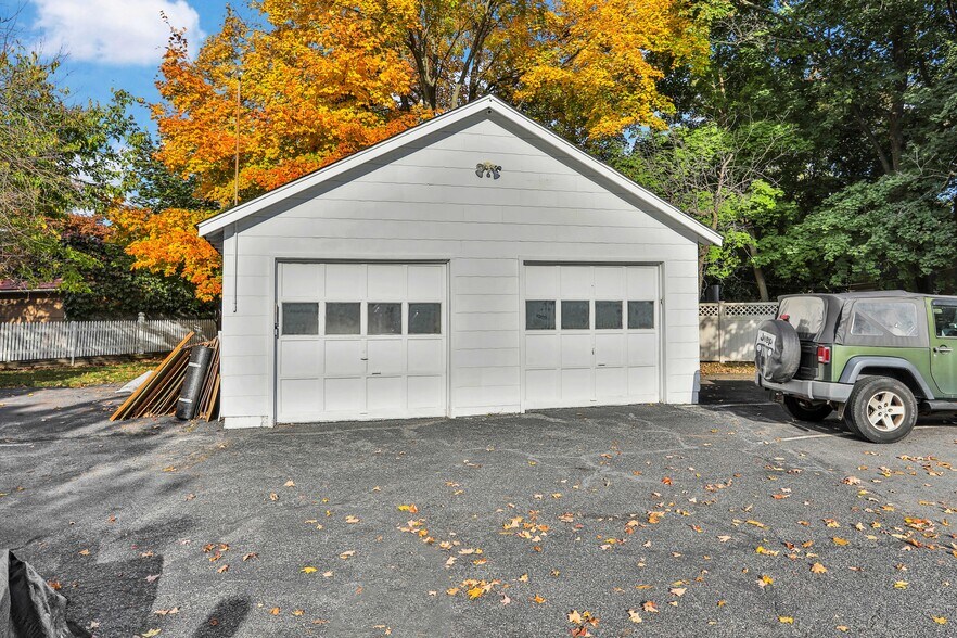 More Photos Of 227 Hamburg Tpke, Pompton Lakes Medical For Lease