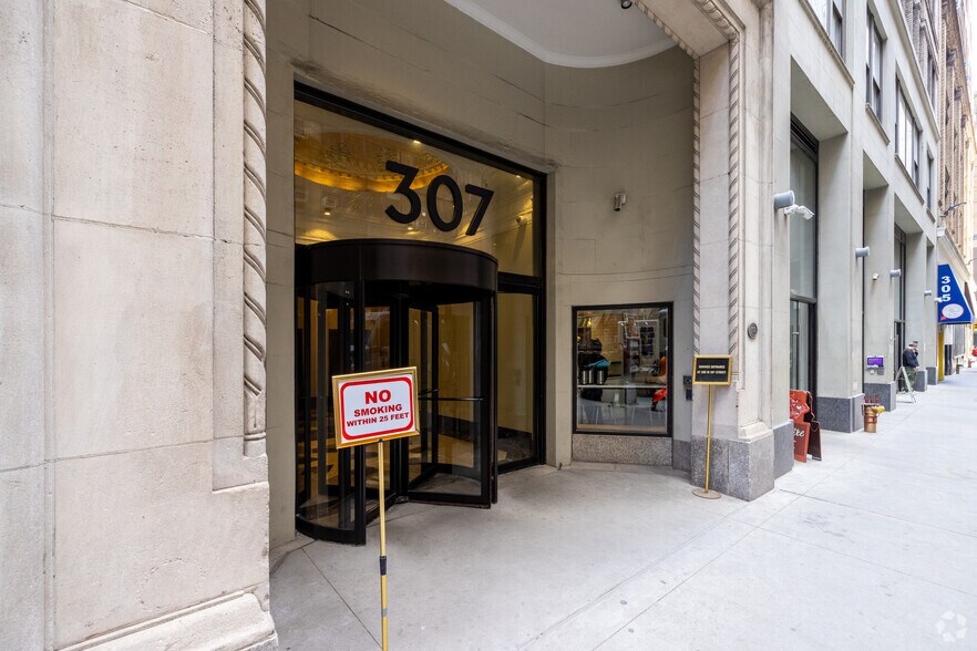 More Photos Of 307 W 38th St, New York Office For Lease