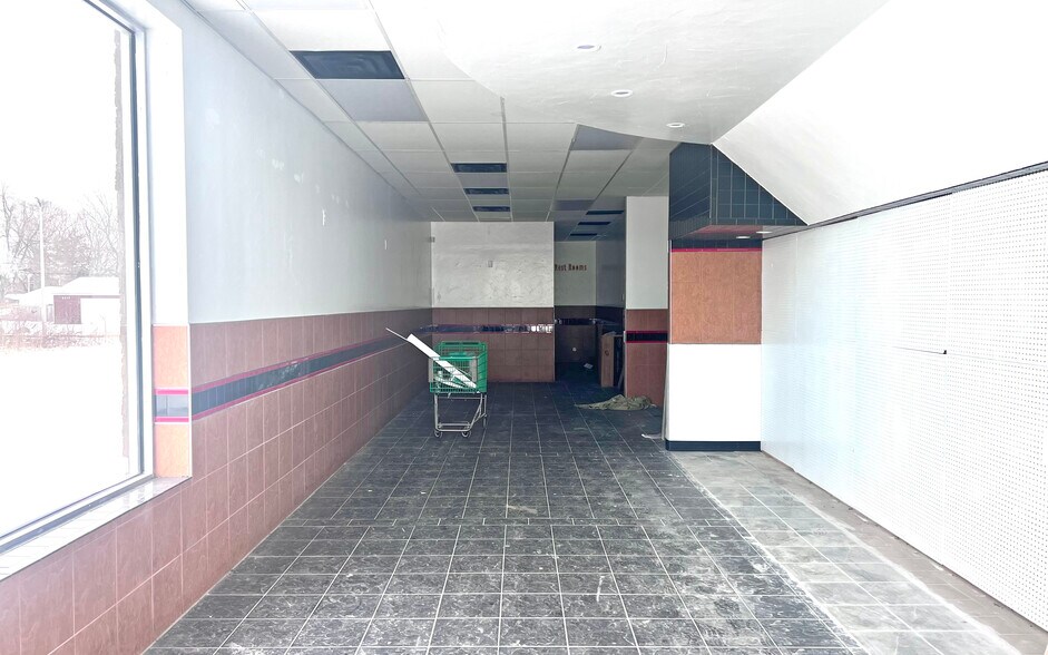 More Photos Of 3147 S Dort Hwy, Burton Freestanding For Lease