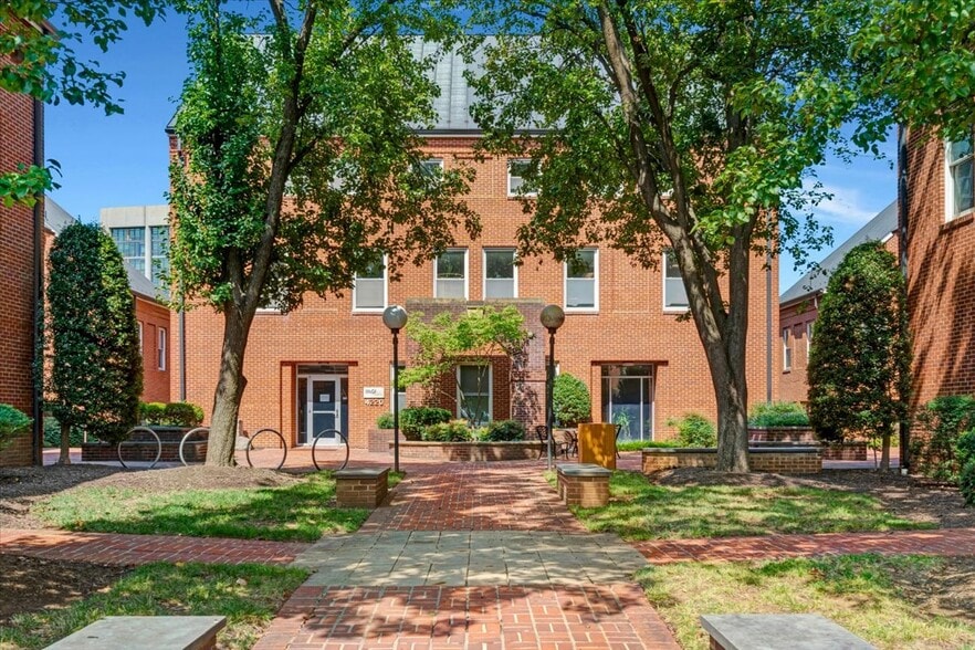 More Photos Of 4220 King St, Alexandria Office For Sale