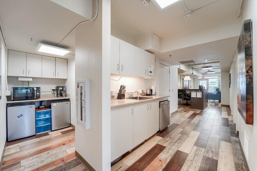 More Photos Of 2930 Broadway St, Boulder Office For Sale