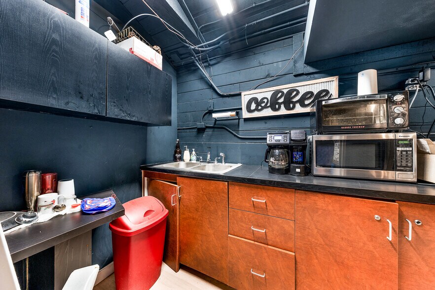 More Photos Of 720 E Lamar St, Royse City Freestanding For Sale