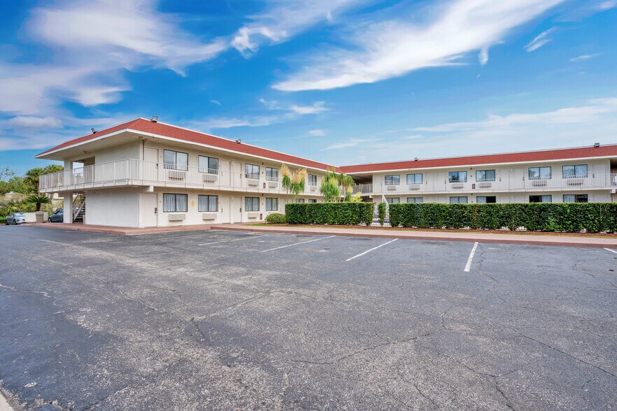 More Photos Of 7455 W Irlo Bronson Memorial Hwy, Kissimmee Hotel For Sale