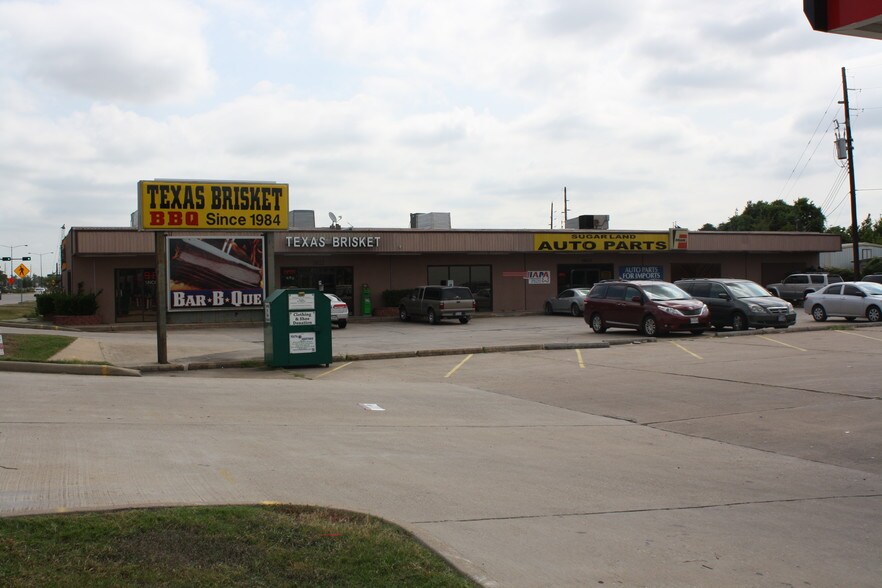 More Photos Of 7822 Highway 90A, Sugar Land Freestanding For Lease