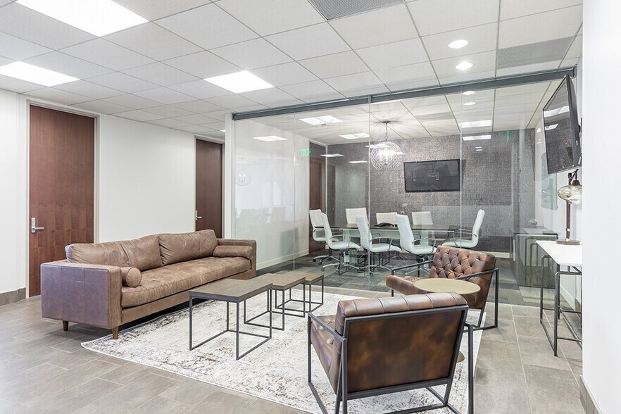Primary Photo Of 355 S Grand Ave, Los Angeles Coworking Space