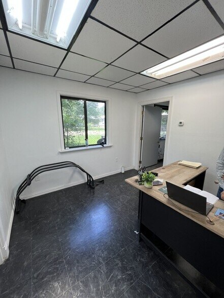 More Photos Of 1544 Jefferson Chemical Rd, Conroe Warehouse For Sale