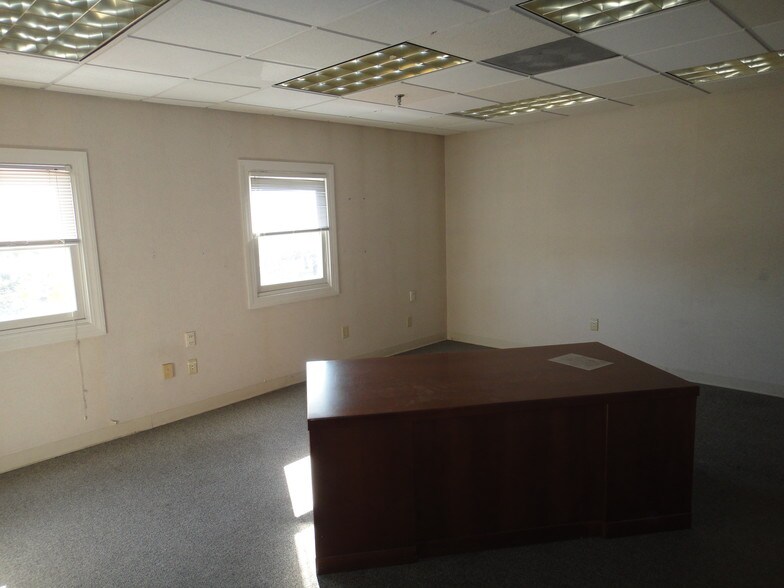 More Photos Of 1 Park St, Norwalk Loft Creative Space For Lease