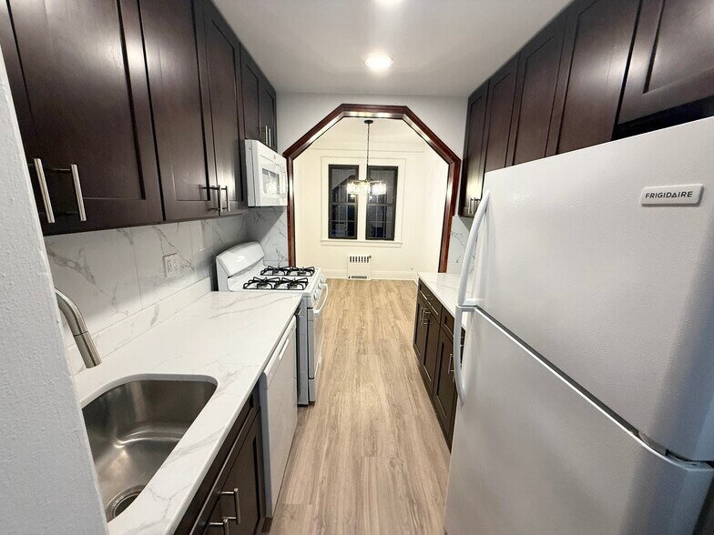 More Photos Of 190-17 Crocheron Ave, Flushing Apartments For Sale