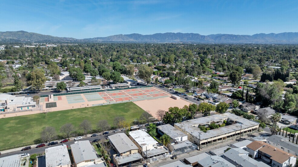 More Photos Of 17926 Schoenborn St, Northridge Apartments For Sale