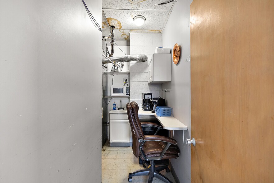 More Photos Of 16068 E 8 Mile Rd, Detroit Medical For Sale