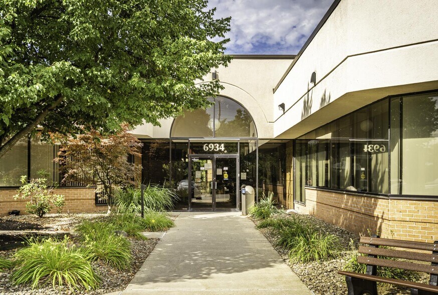 More Photos Of 6930 Williams Rd, Niagara Falls Unknown For Lease