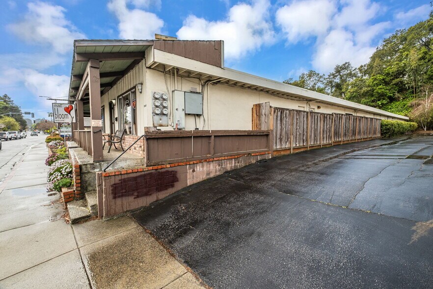 More Photos Of 3013-3035 Porter St, Soquel Office For Sale