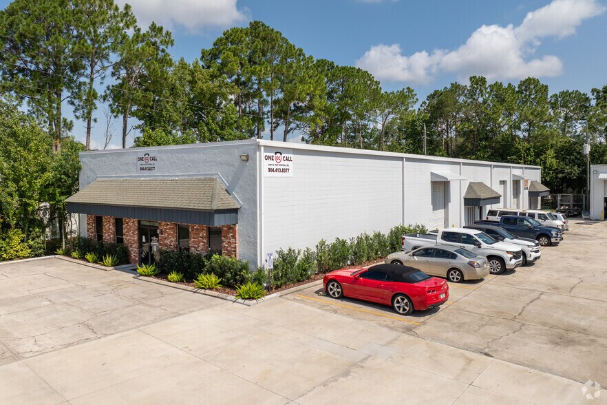 More Photos Of 4949 Sunbeam Rd, Jacksonville Unknown For Lease