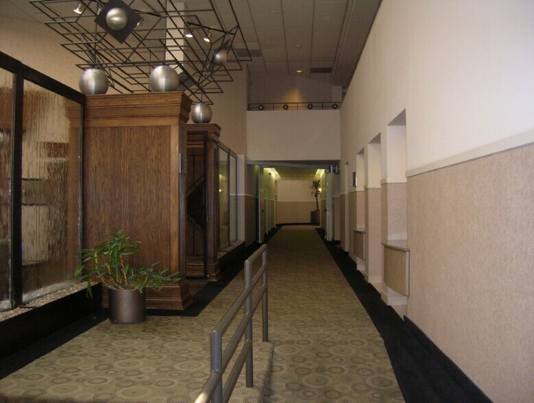 More Photos Of 1455 E Golf Rd, Des Plaines Unknown For Lease