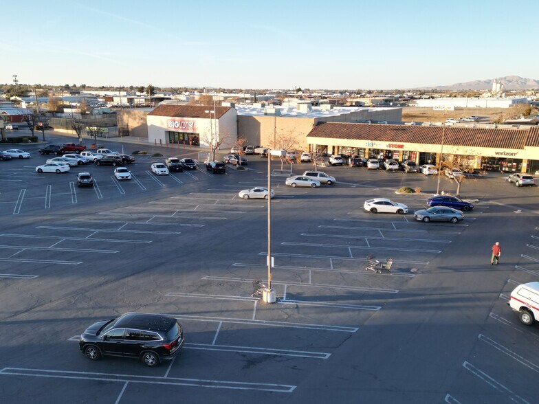 More Photos Of 16800-16988 Main St, Hesperia Unknown For Lease