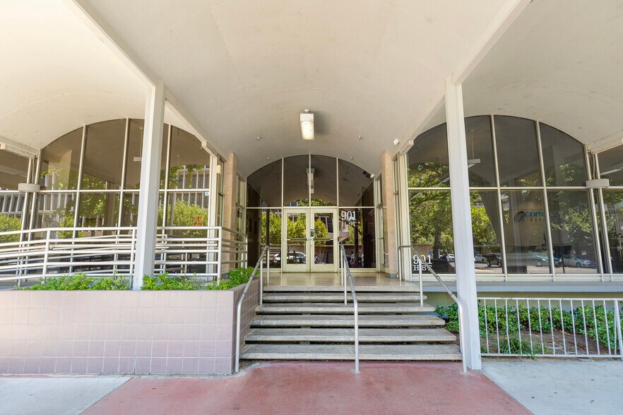 More Photos Of 901 H St, Sacramento Office For Lease