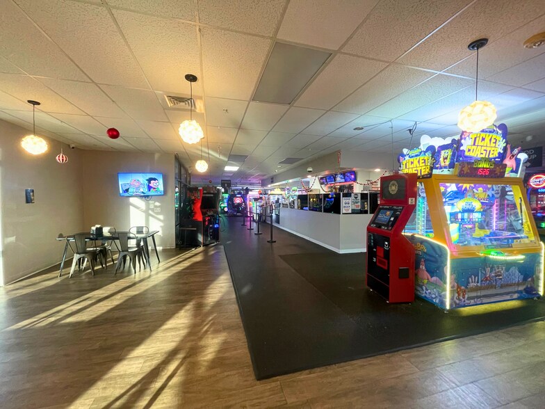 More Photos Of 1020 W Francis Ave, Spokane Freestanding For Lease