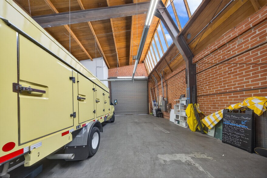 More Photos Of 5221 Pacific Blvd, Huntington Park Warehouse For Sale