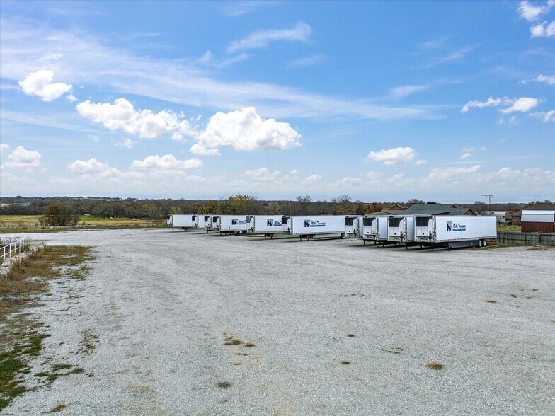 More Photos Of 707 S Wickham St, Alvord Truck Terminal For Lease