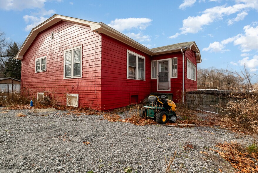 More Photos Of 2715 W Ridge Rd, Gary Bar For Lease