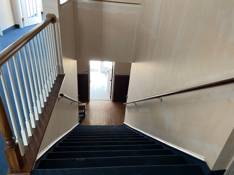 More Photos Of 963 Street Rd, Southampton Medical For Lease