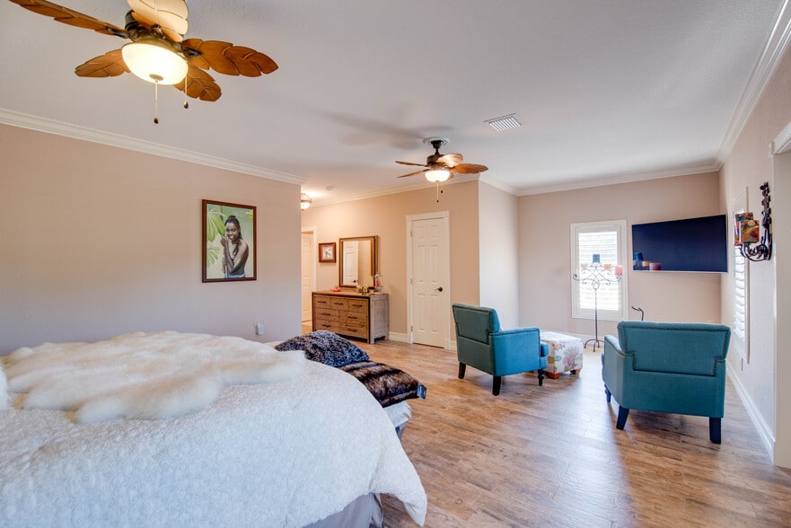 More Photos Of 87847 Overseas Hwy, Islamorada Medical For Sale