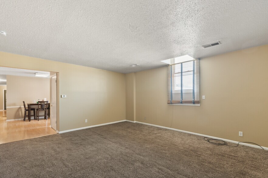 More Photos Of 2319 Vinton St, Omaha Office Residential For Sale