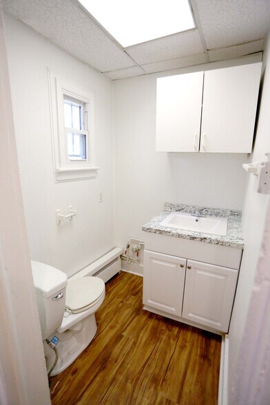 More Photos Of 380 Mclean Blvd, Paterson Freestanding For Lease