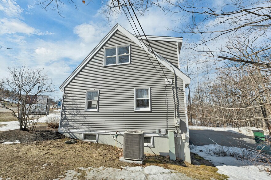 More Photos Of 252 Daniel Webster Hwy, Meredith Office For Sale