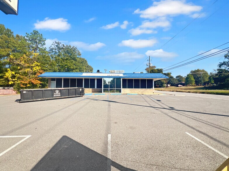 More Photos Of 2701 Lurleen B Wallace Blvd, Northport Restaurant For Lease