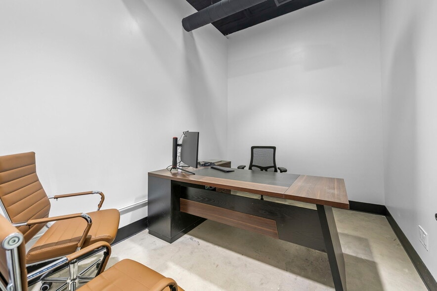 More Photos Of 9312 E US Highway 24, Independence Warehouse For Lease