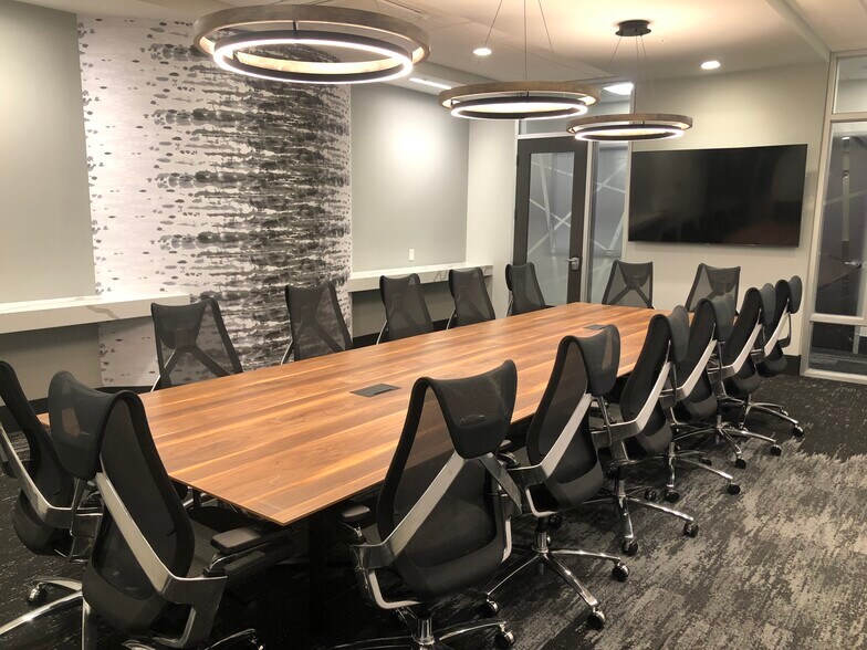 More Photos Of 10255 Commerce Dr, Carmel Coworking Space