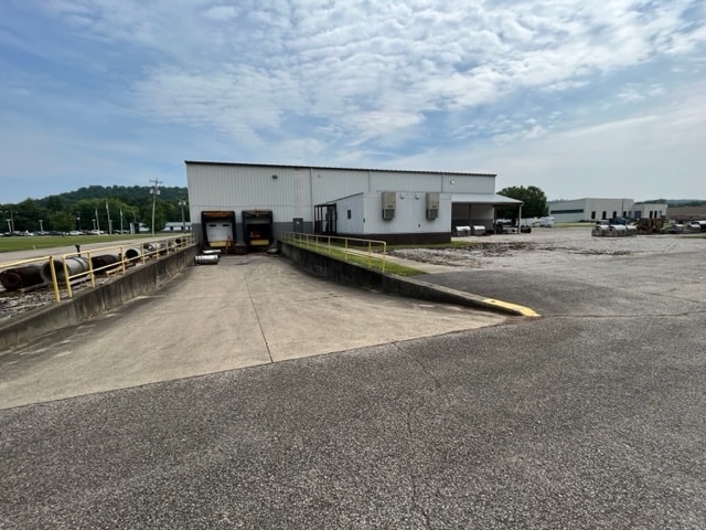 More Photos Of 737 Eleanor Industrial Park Dr, Eleanor Warehouse For Lease