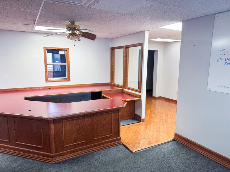 More Photos Of 800 E Emma Ave, Springdale Office For Sale