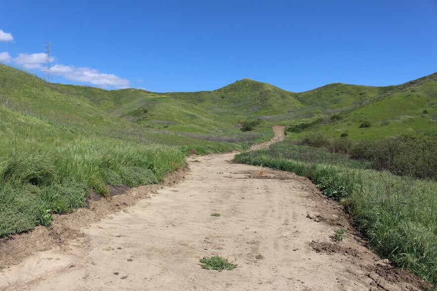 More Photos Of 0 Dickenson Rd, Santa Paula Land For Sale